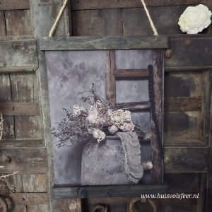 Wanddoek "Landelijk en sfeervol". Droogbloemen op kruik. 30x40 cm.