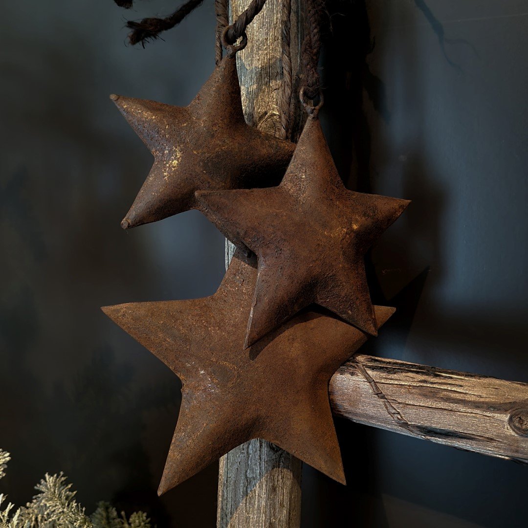 Rusty metalen ster || Met touw. 12 cm.