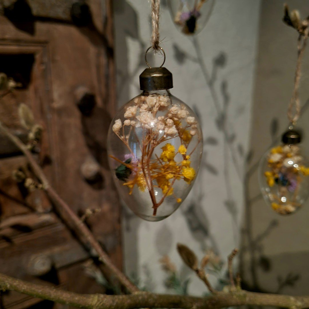 Paasei hanger van glas- Paars/ Geel/ Wit || Set van 6.