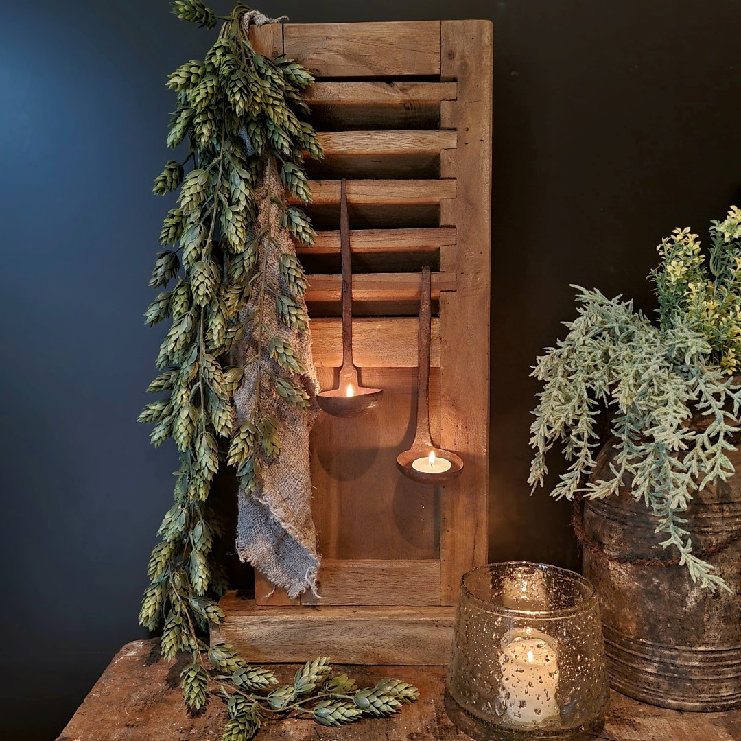 Louvre luik op voet. 65 cm.