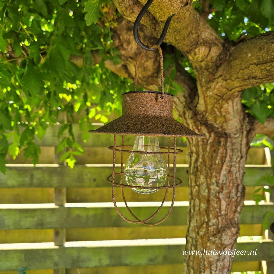 Landelijke hanglantaarn met kapje voor in de tuin. Solar. - Afbeelding 14