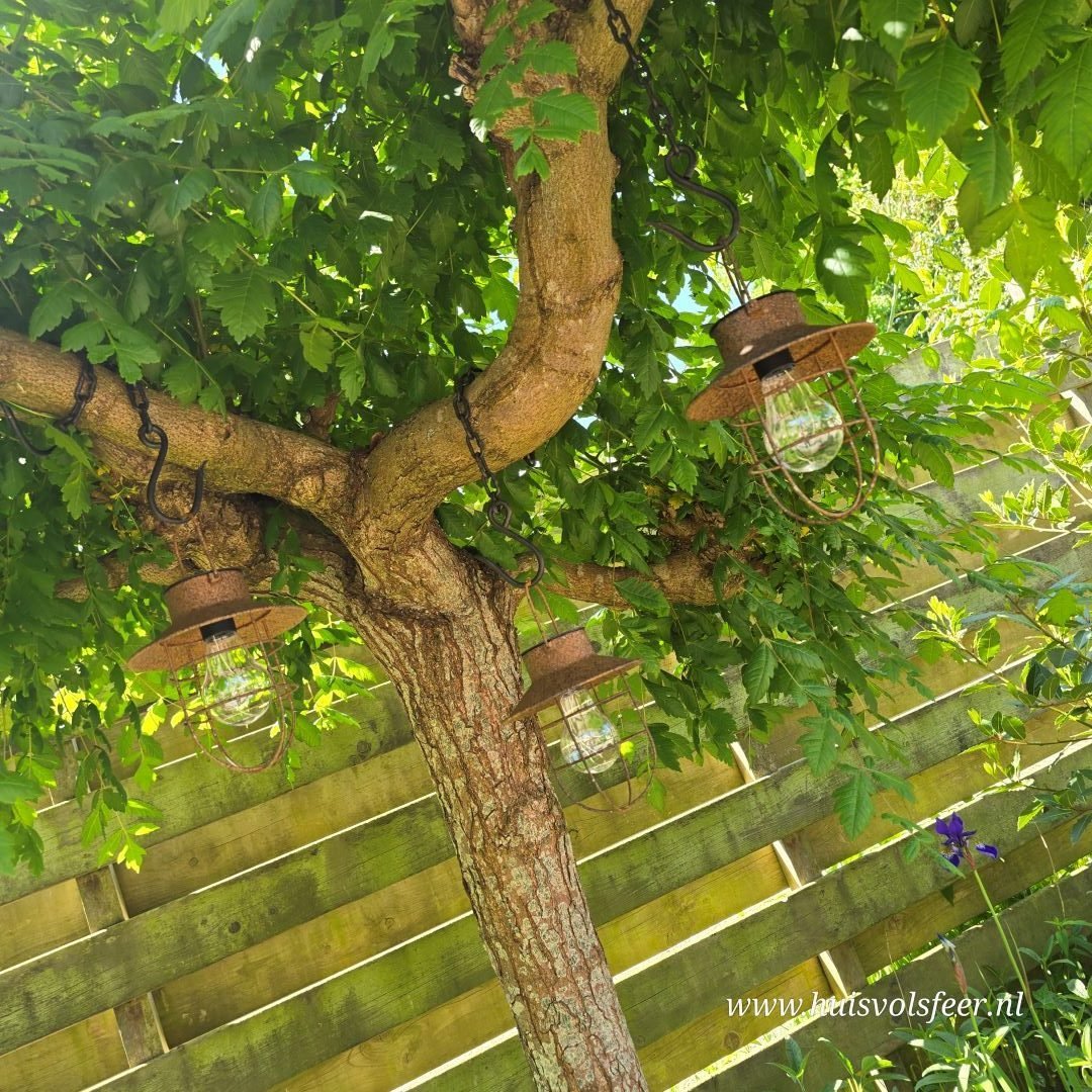 Landelijke hanglantaarn met kapje voor in de tuin. Solar. - Afbeelding 18