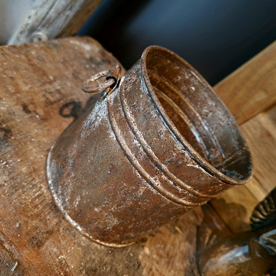 Oud metalen potje met ringen. - Afbeelding 5