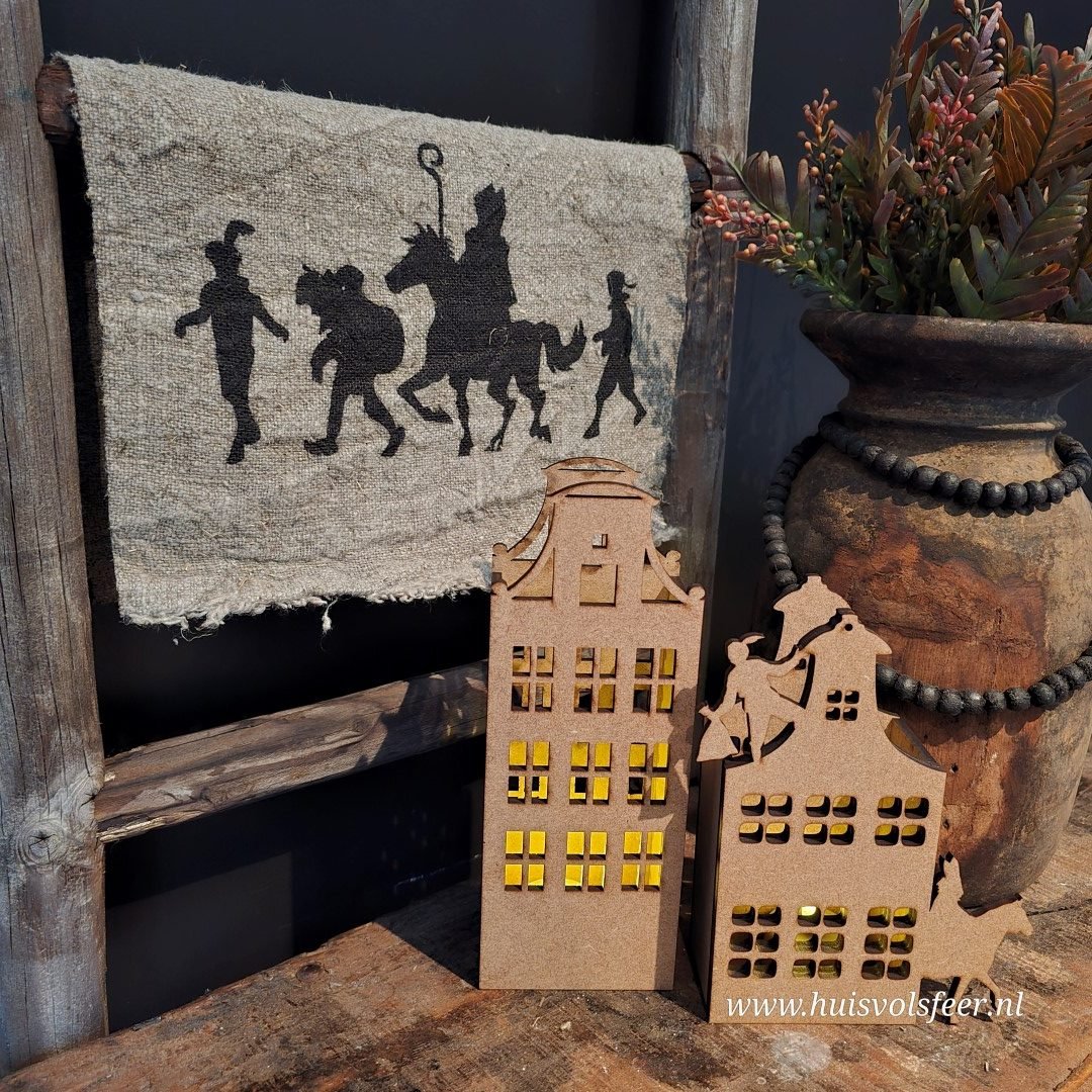 Houten Sinterklaashuisje met Piet & Paard - Afbeelding 4