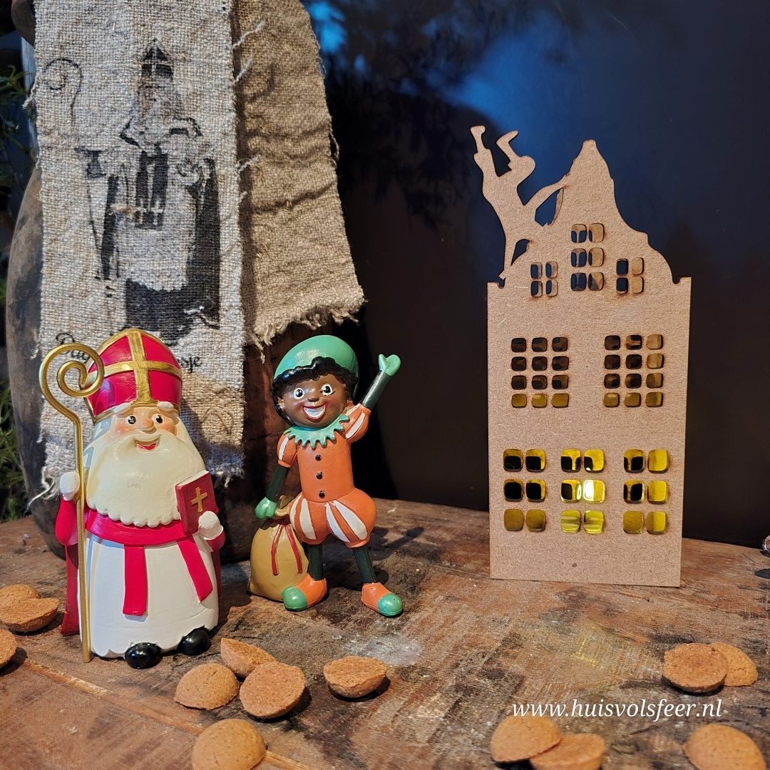 Houten Sinterklaashuisje met Pietje- Links - Afbeelding 3