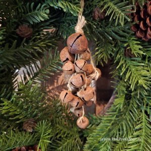 Roest hanger met belletjes