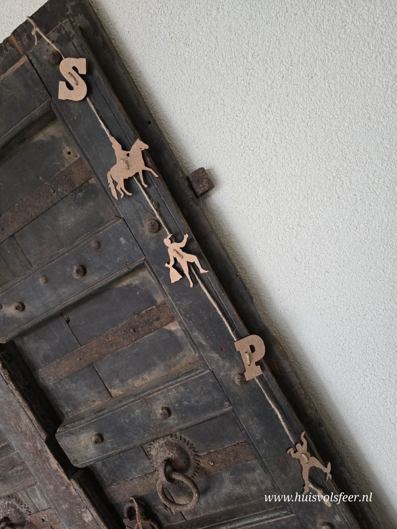 Houten Sinterklaas Slinger- 75 cm || Handmade - Afbeelding 3