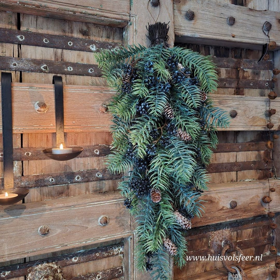 Toef van Dennengroen met Blauwe Bessen- Kunstgroen || 66 cm. - Afbeelding 3