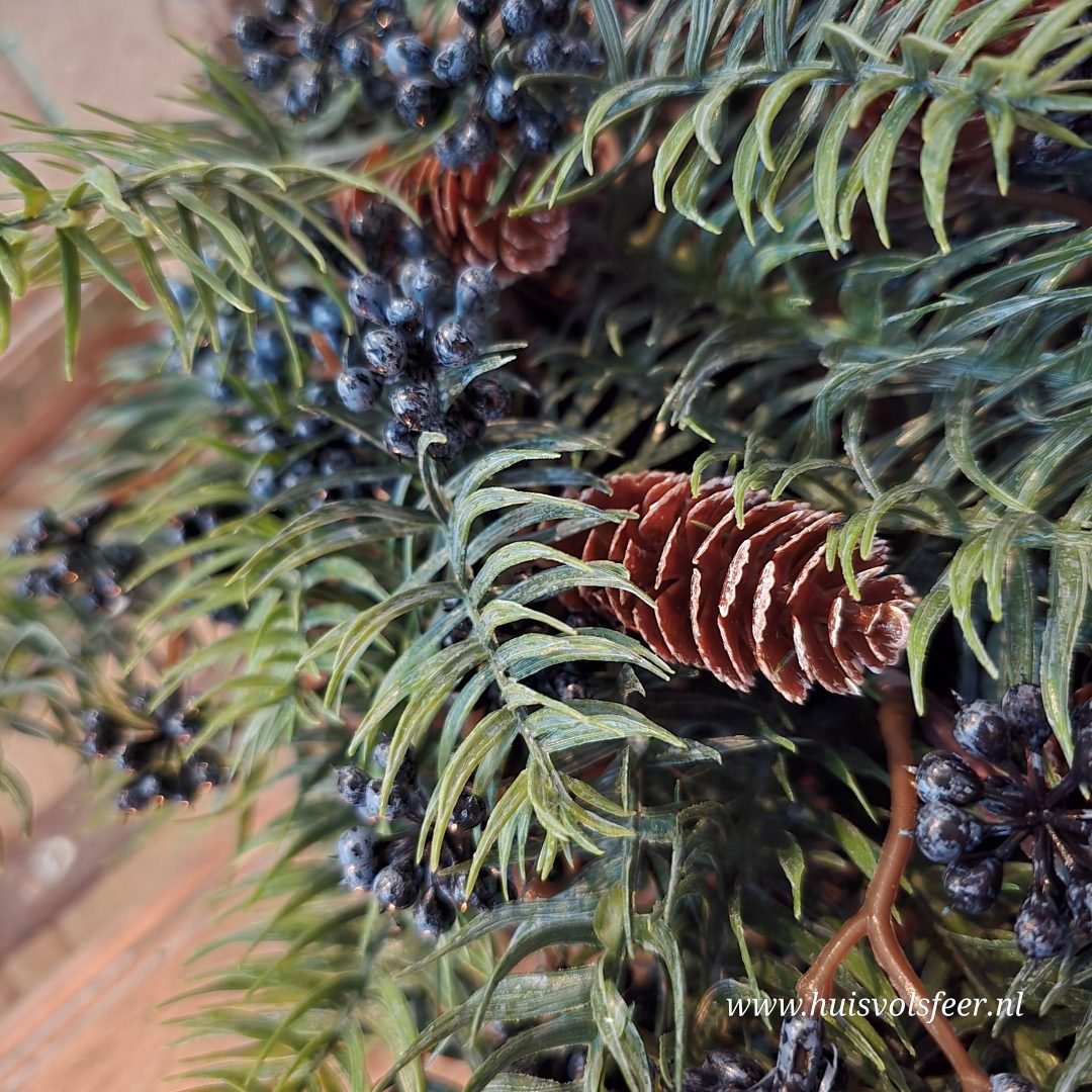 Toef van Dennengroen met Blauwe Bessen- Kunstgroen || 66 cm. - Afbeelding 5