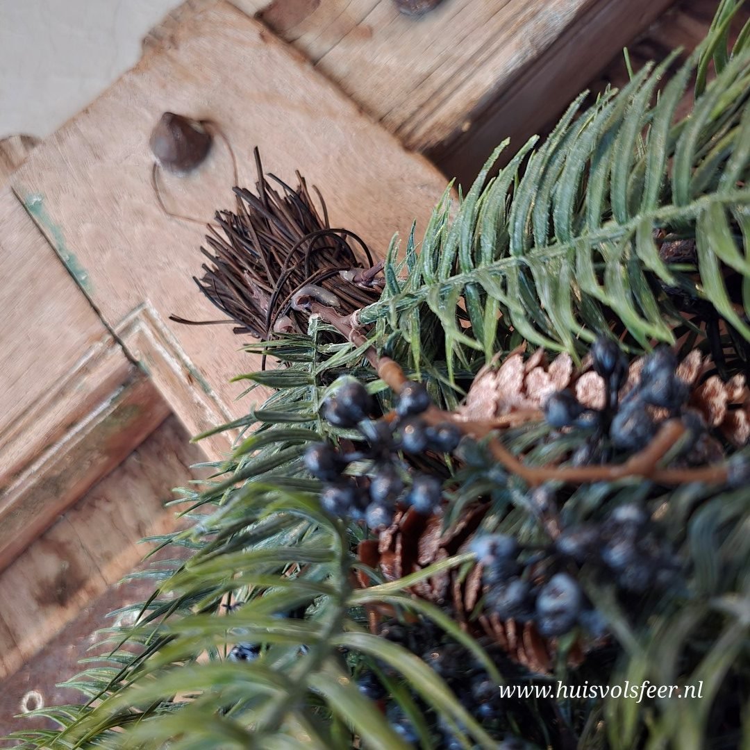 Toef van Dennengroen met Blauwe Bessen- Kunstgroen || 66 cm. - Afbeelding 6