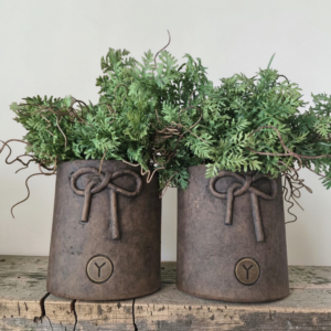 Planter with a Bow- Majestic Brown || Brynxz
