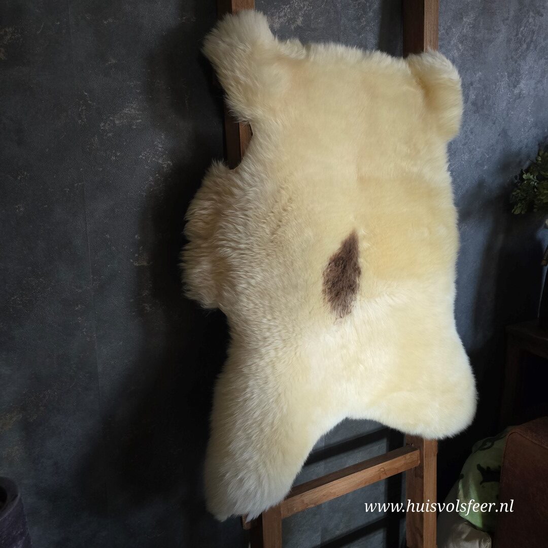 Schapenvacht – Natural Mix || Crème met Bruine Vlek - Afbeelding 6