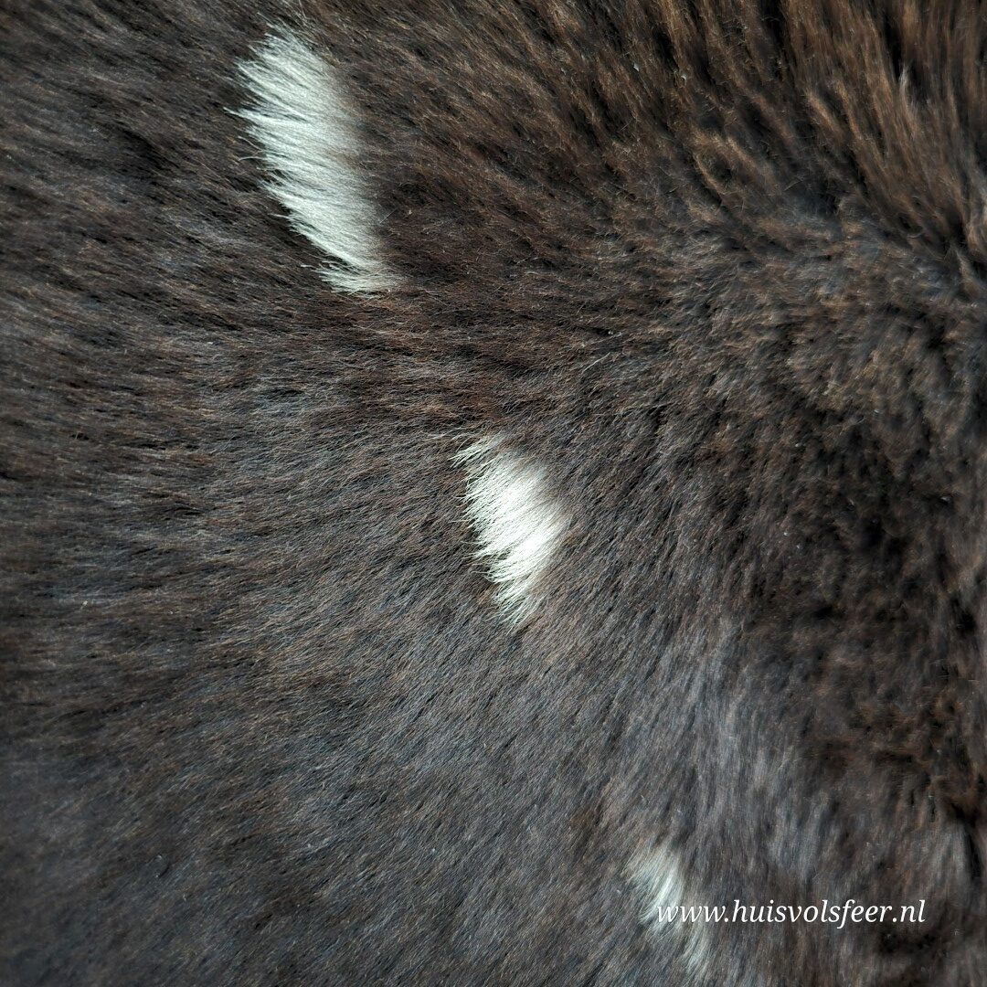 Schapenvacht – Natural Mix || Donkerbruin met Witte Details - Afbeelding 7