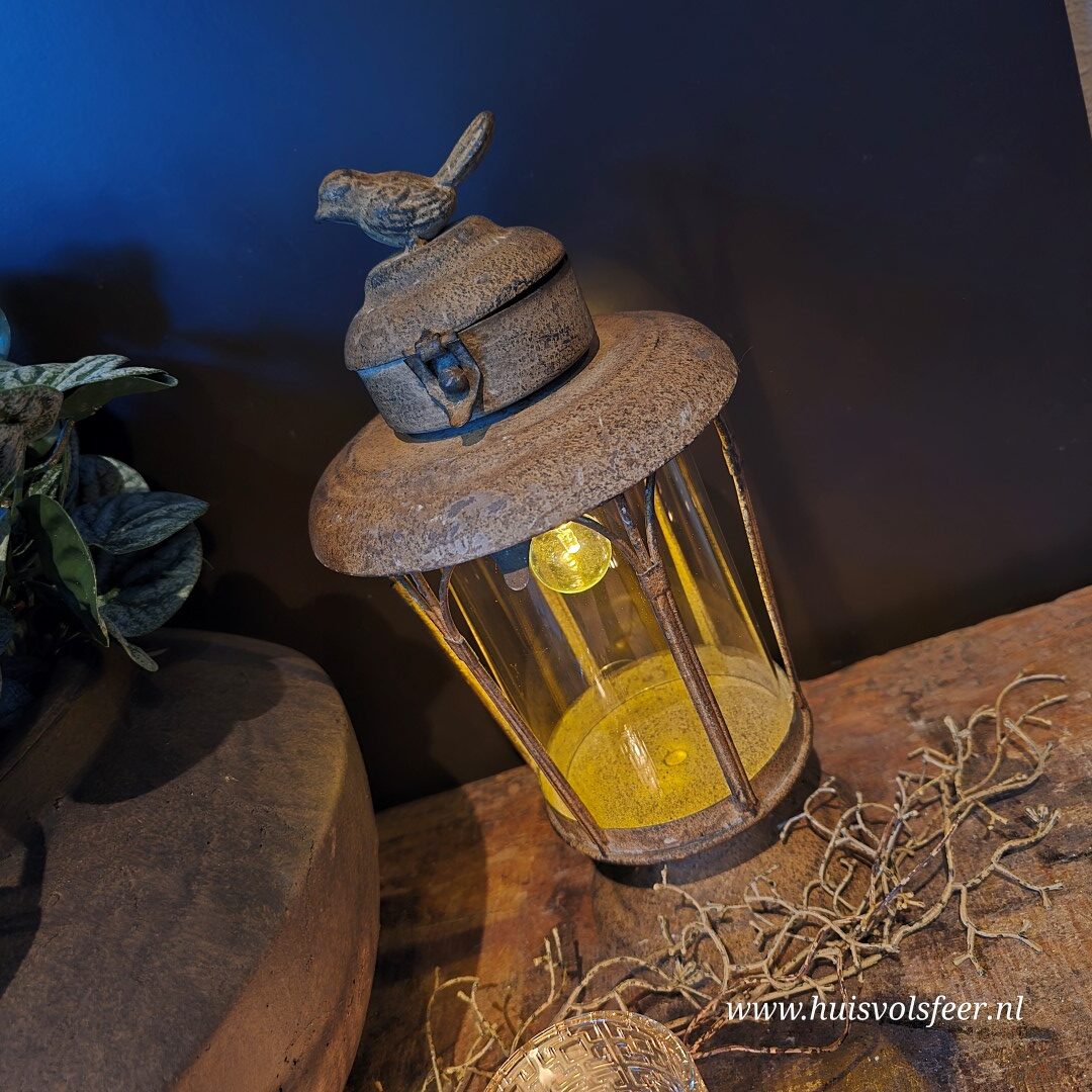 LED lantaarn op voet met vogeltje || Roest - Afbeelding 3