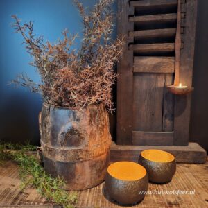 Authentieke Houten Pot met Metalen Beslag