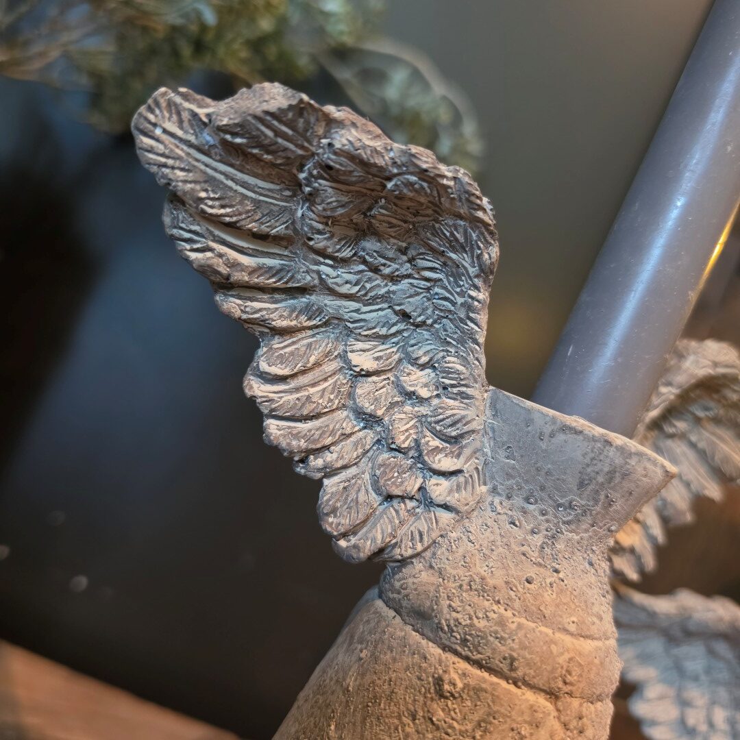 Rustiek Stenen Kandelaar met Vleugels || 27 cm - Afbeelding 4