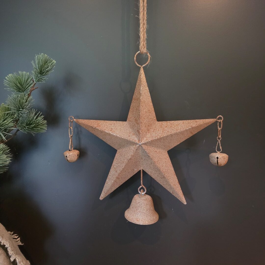 Ster hanger met belletjes || 34 cm