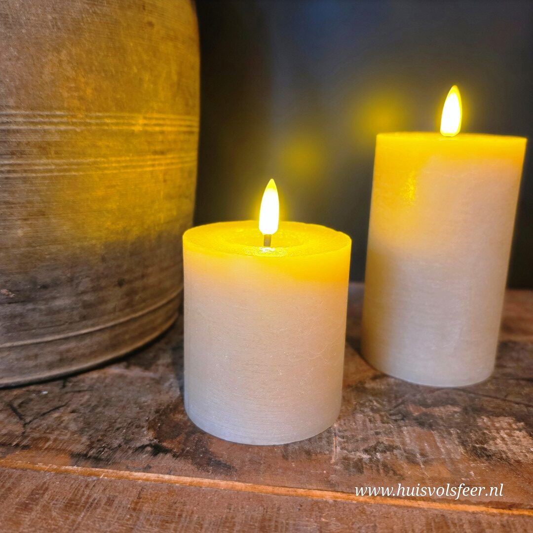 Stompkaars Led Wax Ø7,5 x H8 cm- Beige/ Zand || Elegance - Afbeelding 4