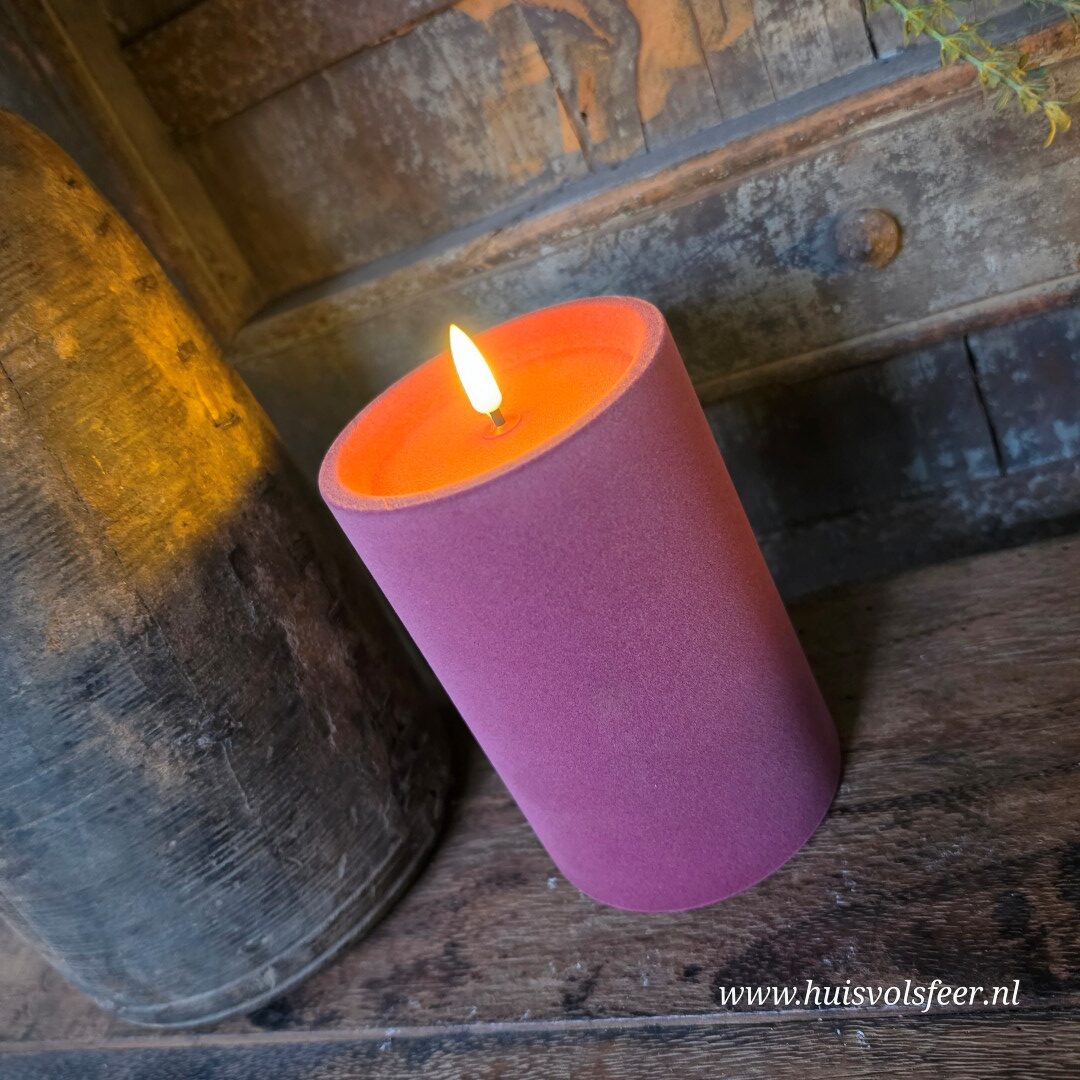 Stompkaars Led Velvet Ø10 x H15 cm- Fuchsia || Elegance - Afbeelding 3