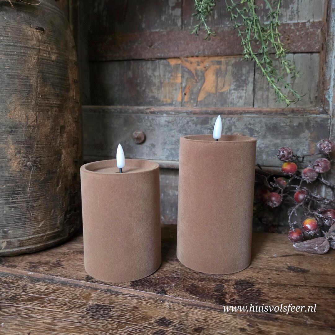 Stompkaars Led Velvet Ø7,5 x H10 cm- Taupe || Elegance - Afbeelding 3