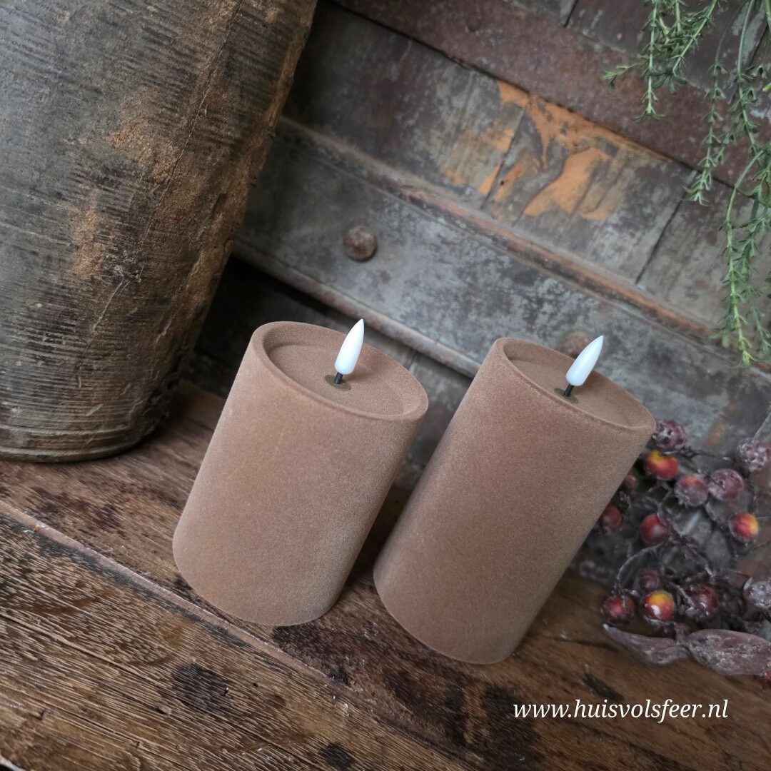 Stompkaars Led Velvet Ø7,5 x H10 cm- Taupe || Elegance - Afbeelding 4