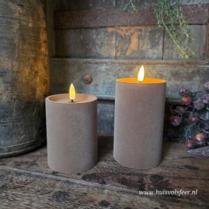 Stompkaars Led Velvet Ø7,5 x H12,5 cm- Taupe || Elegance