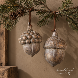 Set of 2 Acorns- Jewel || Brynxz